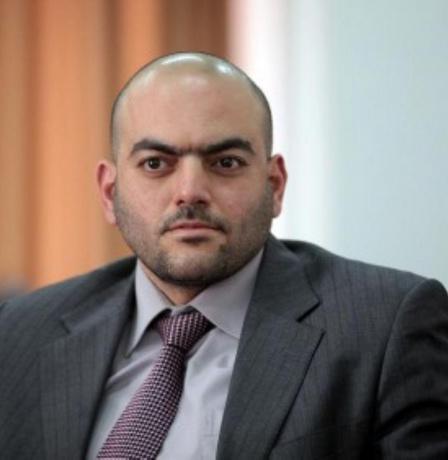 وهمُ المُخلِّص