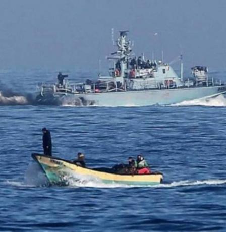 الاحتلال يعتقل 7 صيادين قبالة سواحل وسط قطاع غزة