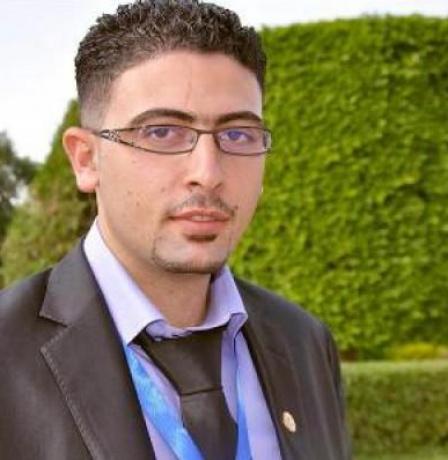 في ظلال الزيتون.. سيرة وطنٍ وحكاية جيلٍ لا يغيب .. قراءة في كتاب للدكتور عبد العزيز السيد أحمد