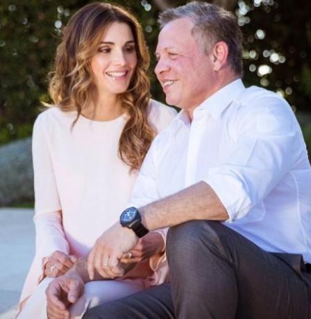 حفيدتان جديدتان لعائلة ملك الأردن.. الأميرة إيمان ترزق بتوأمتين