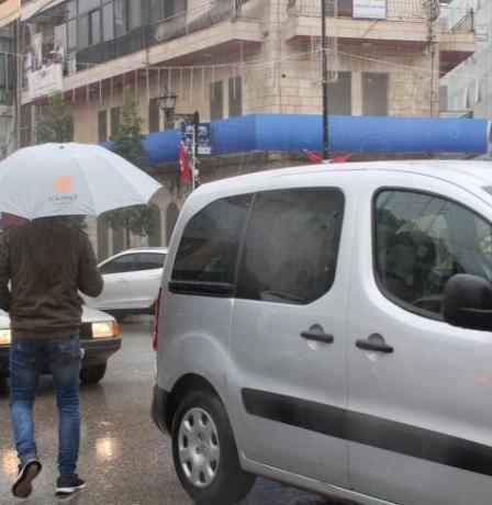 الطقس: منخفض جوي وأمطار متفرقة ليلا