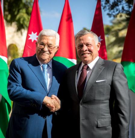 الرئيس يجتمع مع ملك الأردن ويطلعه على آخر التطورات والتحركات على الصعيد الدولي