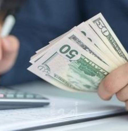 لماذا اختلفت نسب خصم القروض من رواتب الموظفين؟ سلطة النقد تُجيب لراية