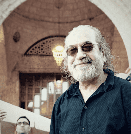 الدويك يفوز بالميدالية الذهبية لجائزة الفن التشكيلي الروسي