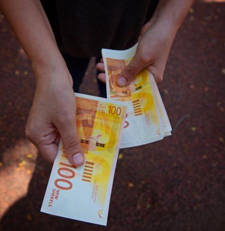 تراجع ملحوظ على أسعار العملات