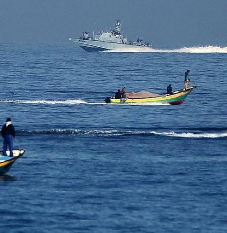 إصابة 3 صيادين برصاص الاحتلال في بحر مدينة غزة