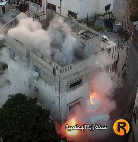الاحتلال يفجر منزلا في نابلس بعد محاصرته لساعات