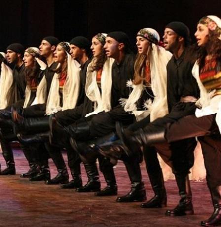 إدراج الدبكة الفلسطينية على اللائحة التمثيلية للتراث الثقافي غير المادي لليونسكو