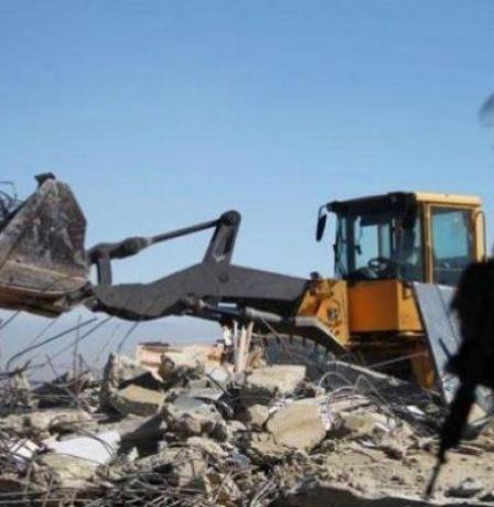 الاحتلال يهدم منزلا في بلدة يطا جنوب الخليل