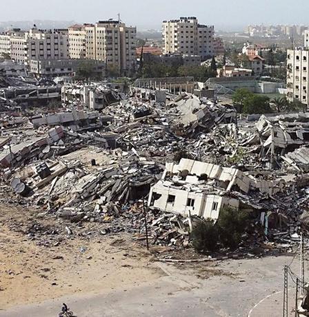 في اليوم 195 من العدوان:انتشال عشرات الجثامين و قصف مكثف على غزة و رفح