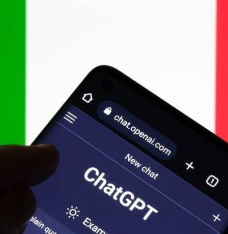 التفاعل المفرط مع الذكاء الاصطناعي يثير مخاوف من تزايد العزلة الاجتماعية