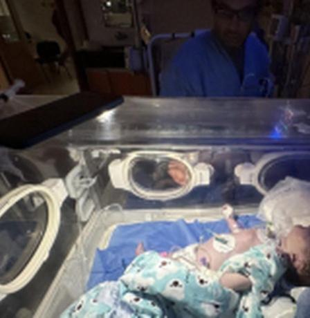"يونيسيف": توقف مولدات الأوكسجين في مستشفى "شهداء الأقصى" يهدد حياة 20 مولودا