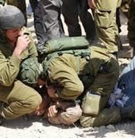  الاحتلال يعتدي على طفل ويحتجز آخر خلال اقتحامه محيط مخيم قلنديا