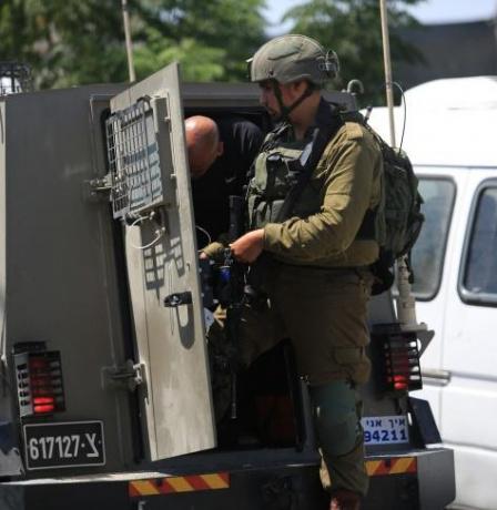 طوباس: قوات الاحتلال تعتقل ثلاثة مواطنين بينهم طفلان