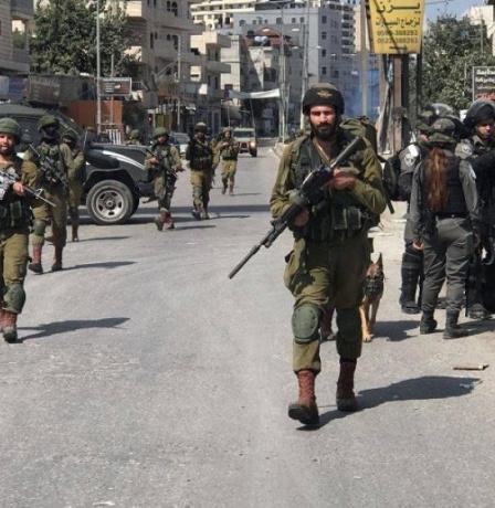 الاحتلال يقتحم مخيم قلنديا شمال القدس