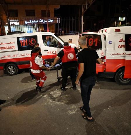 الضفة الغربية: شهيد واعتقالات واقتحامات واعتداءات في عدة مدن