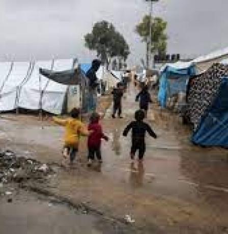 خاص| الشتاء يقترب وغزة بلا مأوى: مأساة النزوح تتجدد