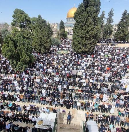 الاحتلال يمنع إقامة صلاة الجمعة غدا في المسجد الأقصى