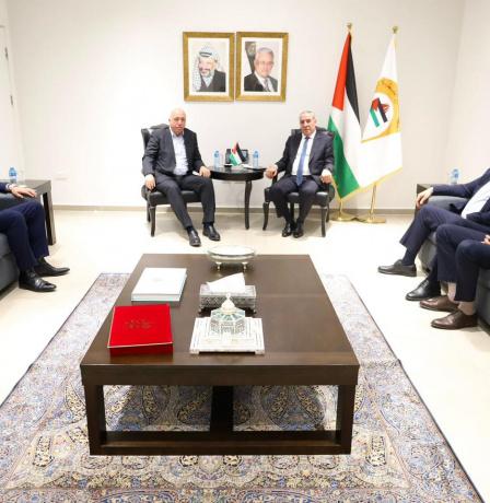 جهاز الأمن الوقائي يهنئ الشيخ على توليه منصب نائب رئيس اللجنة التنفيذية لمنظمة التحرير نائب رئيس دولة فلسطين