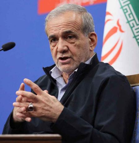 بزشكيان يؤكد وجود «أفق إيجابي» قبيل محادثات جنيف النووية
