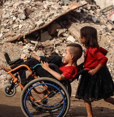 "في غزة.. لا تنكسر الإرادة حتى وسط الركام"