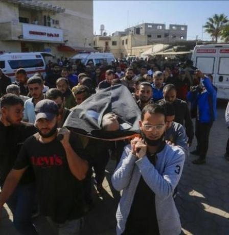 شهـداء ومصابون في قصف الاحتلال مناطق غرب مدينة غزة