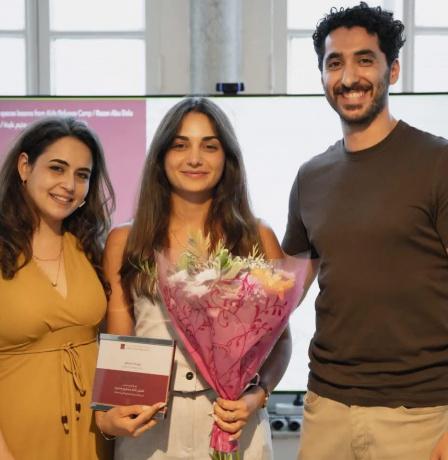 المعمارية رزان أبو دلو تفوز بجائزة " تكتورا " لعام 2025 عن مشروعها "مساحات الصمود" في مخيم عايدة