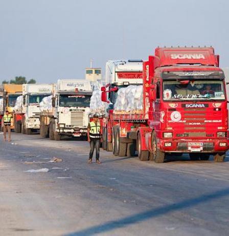 باحث اقتصادي لراية: ما يجري في غزة "هندسة تجويع ممنهجة".. وشاحنات المساعدات لا تكفي