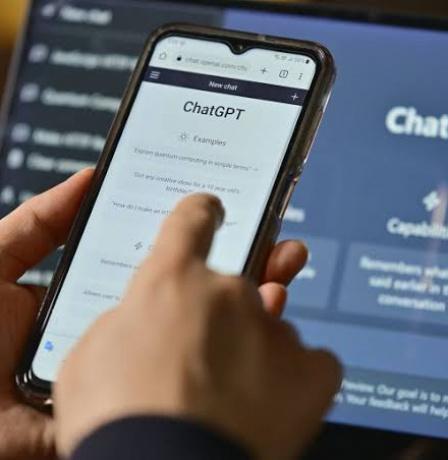 تحذيرات من مخاطر نفسية بسبب الاستخدام المفرط لروبوتات الدردشة