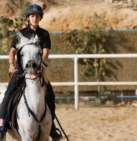 فلسطين تعود إلى الساحة الدولية للفروسية بعد ثلاث سنوات من الغياب