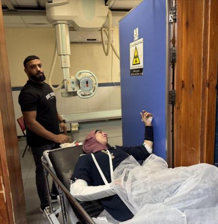 "مدى" يدين اعتداء المستوطنين على الصحفيين في بلدة بيتا جنوب نابلس