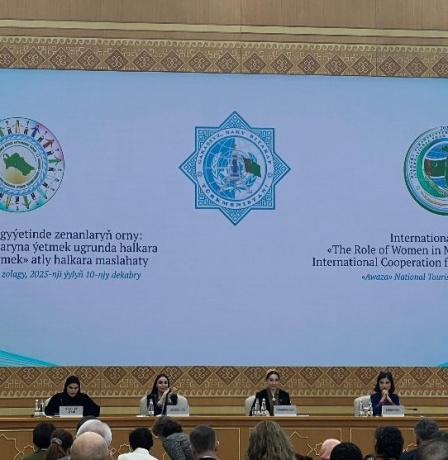 سفيرة فلسطين لدى تركمانستان تشارك في المؤتمر الدولي للمرأة والتنمية