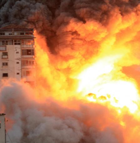 الاحتلال ينسف مباني سكنية شرق خان يونس جنوبي قطاع غزة