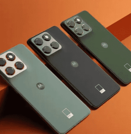 بعد غياب عامين.. "موتورولا" تستعد لإطلاق هاتف رائد جديد ينافس الكبار