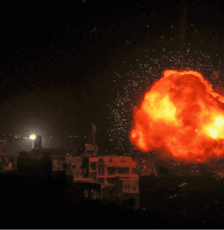 شهداء وجرحى بقصف الاحتلال منزلين في دير البلح وسط قطاع غزة