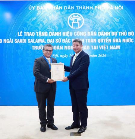 هانوي تمنح السفير سعدي الطميزي مواطنة الشرف تقديرا لجهوده