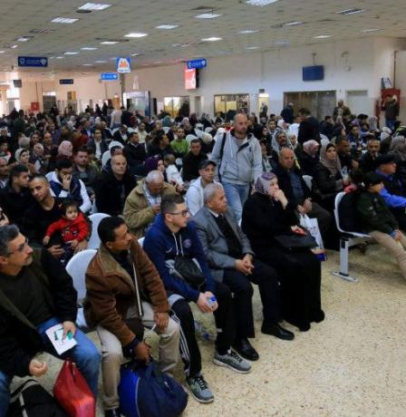  35 ألف مسافرا تنقلوا عبر معبر الكرامة الأسبوع الماضي 