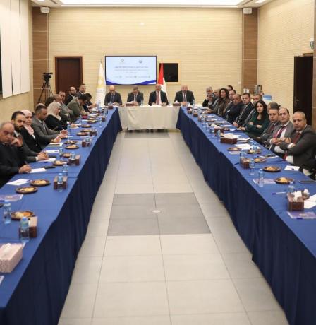 سلطة النقد وغرفة تجارة وصناعة غزة تعقدان ورشة عمل حول واقع الخدمات المصرفية في قطاع غزة