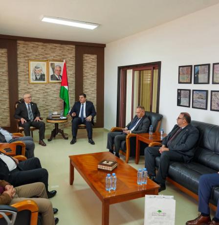 صور| وزير النقل والمواصلات يلتقي وفدا من جامعة بيرزيت برئاسة د. طلال شهوان 