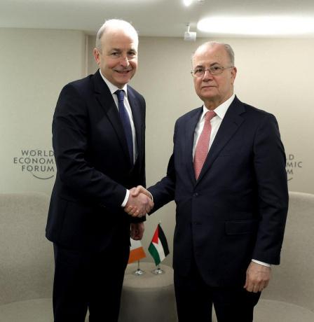 مصطفى يبحث مع نظيره الإيرلندي تطورات الأوضاع في فلسطين