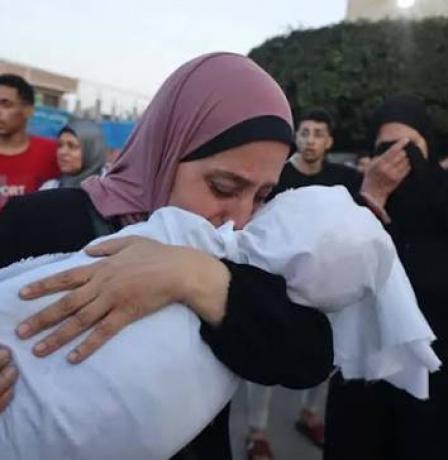 استشهاد امرأة وطفل في قطاع غزة