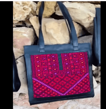 خاص| "دار عبير للتراث".. مشروع فلسطيني يدمج الإبداع بالحفاظ على التراث