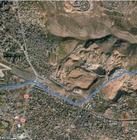 سلطات الاحتلال تشرع بشق شارع استعماري شمال القدس