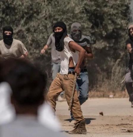 اعتداءات المستعمرين تجبر 15 أسرة على الرحيل من مساكنها في الديوك التحتا غرب أريحا