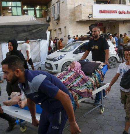 مستشفى شهداء الأقصى مهدد بالتوقف.. الدقران لراية: نعمل على مولد صغير لا يكفي وحكم بالإعدام ينتظر المرضى