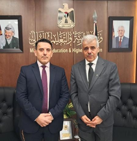 برهم يبحث مع سفير فلسطين في أستراليا تعزيز التعاون بين البلدين بمجال التعليم