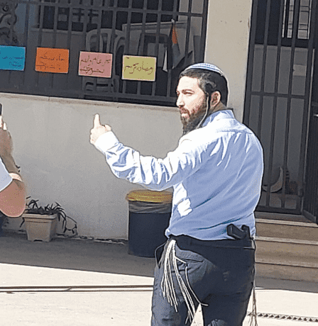 عضو كنيست يقتحم مدرسة بنات اللبن الشرقية الثانوية