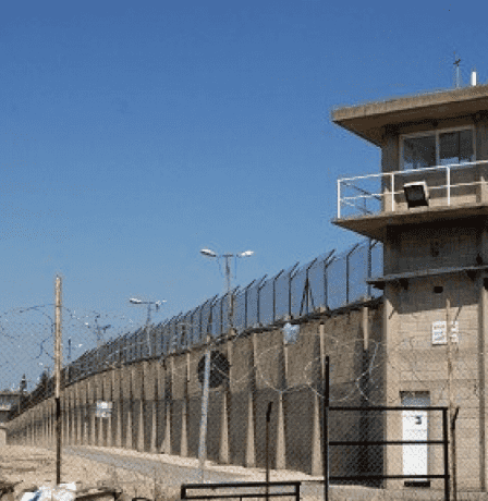 هيئة الأسرى ونادي الأسير: توجه الاحتلال لتشديد ظروف المعتقلين الإداريين "تكريسٌ قانوني لجرائم قائمة"