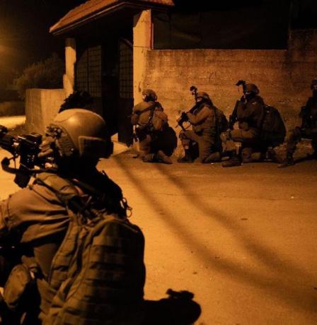 إصابتان بالرصاص الحي إحداهما خطيرة خلال اقتحام الاحتلال بلدة بيت فوريك