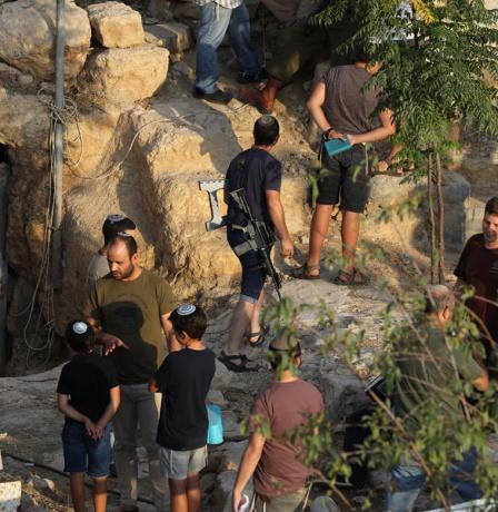 مستوطنون يقتحمون خربة سروج غرب جنين